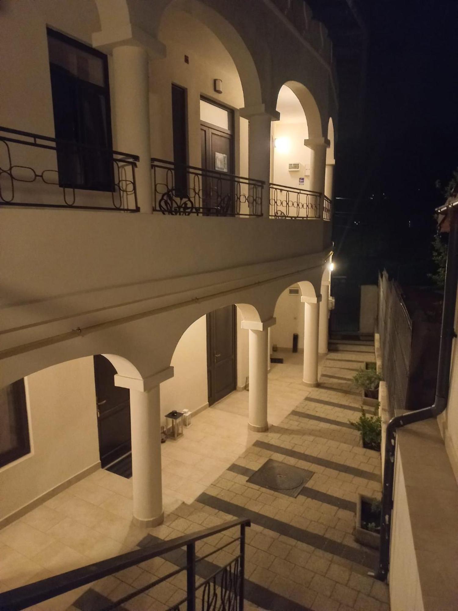 Maisonette Apartments Câmpulung Bagian luar foto